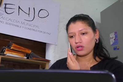 mujer celular